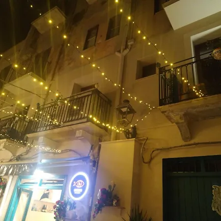 Macchia Mediterranea קאסטלמארה דל גולפו